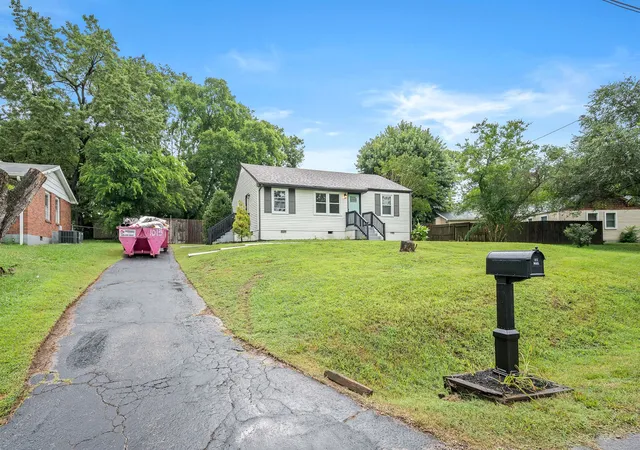 Photo 3 of Single family home for sale at 2928 Teakwood Dr, Nashville, TN 37214 | MLS# 3592021 | Listing updated on 2026-09-15
