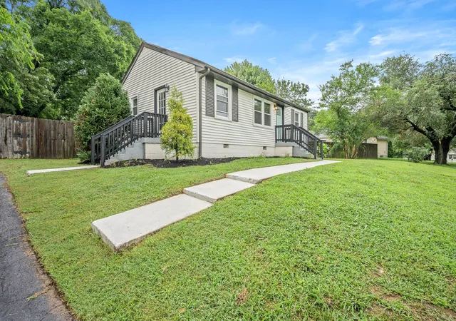 Photo 3 of Single family home for sale at 2928 Teakwood Dr, Nashville, TN 37214 | MLS# 3592021 | Listing updated on 2026-09-15