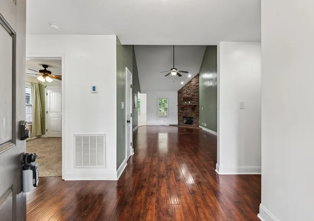 Photo 3 of Single family home for sale at 3658 Fox Tail Dr, Clarksville, TN 37040 | MLS# 3526786 | Listing updated on 2026-10-04