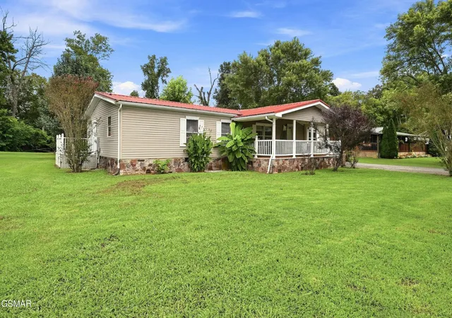 Photo 3 of Manufactured home for sale at 2025 River Meadows Dr, Sevierville, TN 37876 | MLS# 3520931 | Listing updated on 2026-10-01
