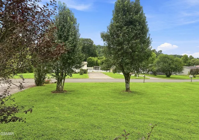 Photo 3 of Manufactured home for sale at 2025 River Meadows Dr, Sevierville, TN 37876 | MLS# 3520931 | Listing updated on 2026-10-01