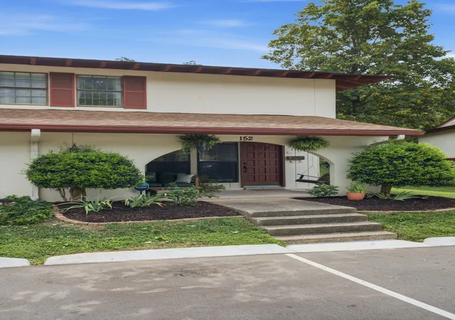 Photo 2 of Townhouse for sale at 214 Old Hickory Blvd #152, Nashville, TN 37221 | MLS# 3525691 | Listing updated on 2026-09-11