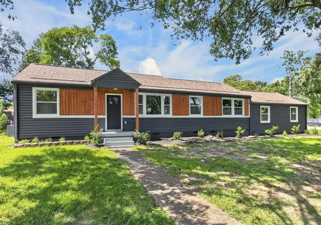 Photo 1 of Single family home for sale at 900 Vantrease Rd, Madison, TN 37115 | MLS# 3520983 | Listing updated on 2026-09-11