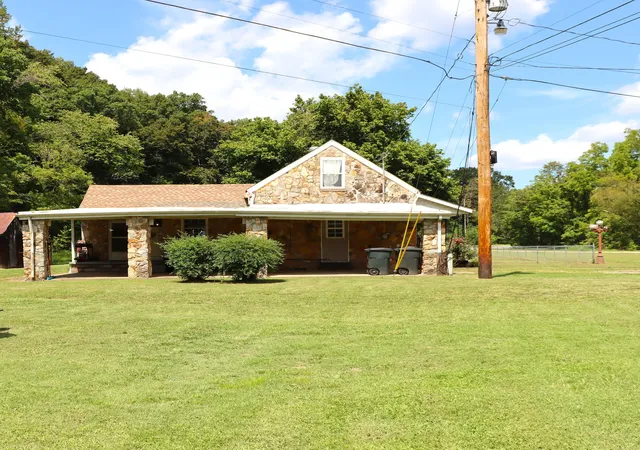 Photo 3 of Single family home for sale at 5131 Castleberry Hollow Rd, Cumberland Furnace, TN 37051 | MLS# 3521036 | Listing updated on 2026-09-12