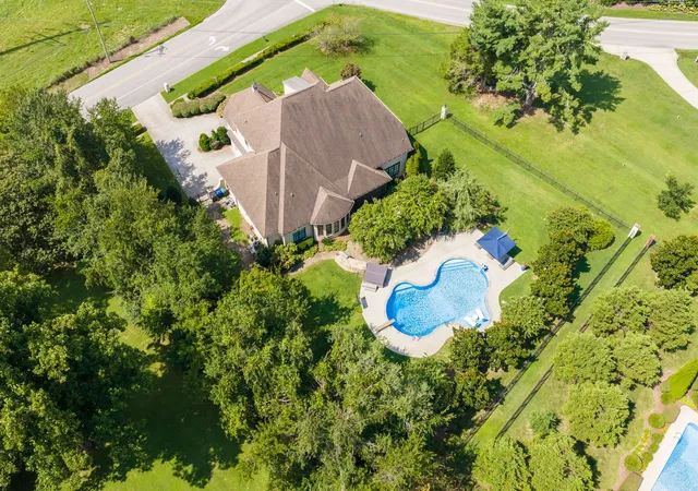 Photo 2 of Single family home for sale at 400 Ernest Rice Ln, Franklin, TN 37069 | MLS# 3529030 | Listing updated on 2026-09-13