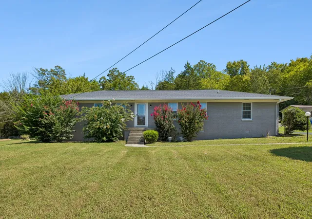 Photo 1 of Single family home for sale at 212 Dixon Springs Hwy, Carthage, TN 37030 | MLS# 3528893 | Listing updated on 2026-09-29