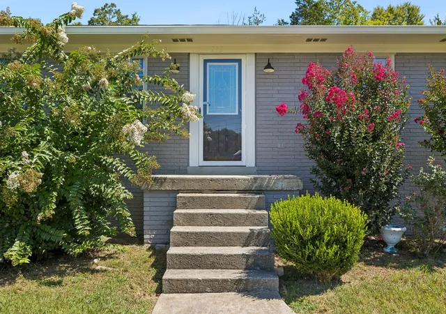 Photo 4 of Single family home for sale at 212 Dixon Springs Hwy, Carthage, TN 37030 | MLS# 3528893 | Listing updated on 2026-09-29