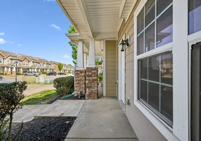 Photo 4 of Sale Pending at 112 Cobblestone Pl Dr, Goodlettsville, TN 37072 | MLS# 3527398 | Listing updated on 2026-09-14