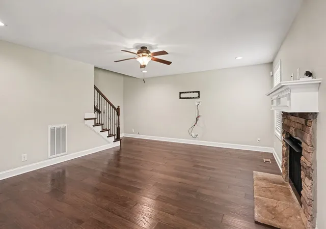 Photo 3 of Single family home for sale at 969 Harding Dr, Clarksville, TN 37042 | MLS# 3526406 | Listing updated on 2026-10-22