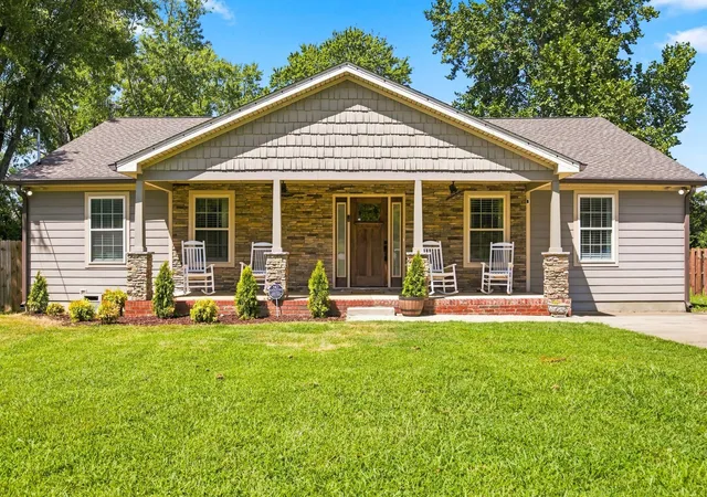 Photo 1 of Single family home for sale at 1412 Suzanne Dr, Murfreesboro, TN 37128 | MLS# 3527127 | Listing updated on 2026-10-08