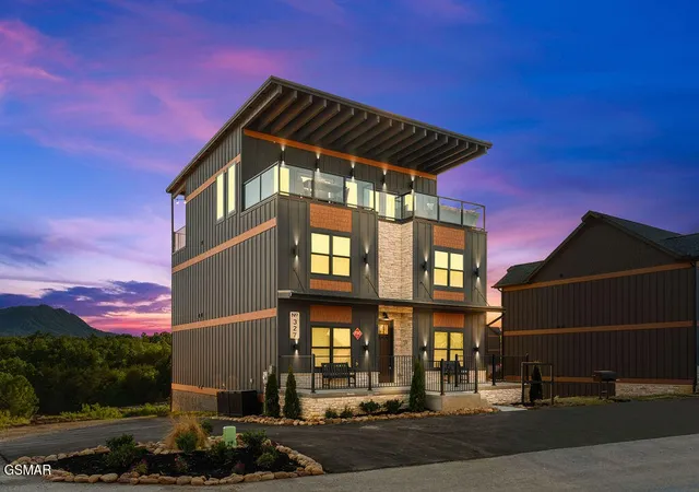 Photo 1 of Sale Pending at 633 Summer Valley Way #9R8, Sevierville, TN 37862 | MLS# 3523786 | Listing updated on 2026-09-11