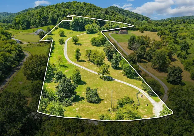 Photo 2 of Single family home for sale at 7915 Dismal Hollow Rd, Christiana, TN 37037 | MLS# 3527104 | Listing updated on 2026-09-11