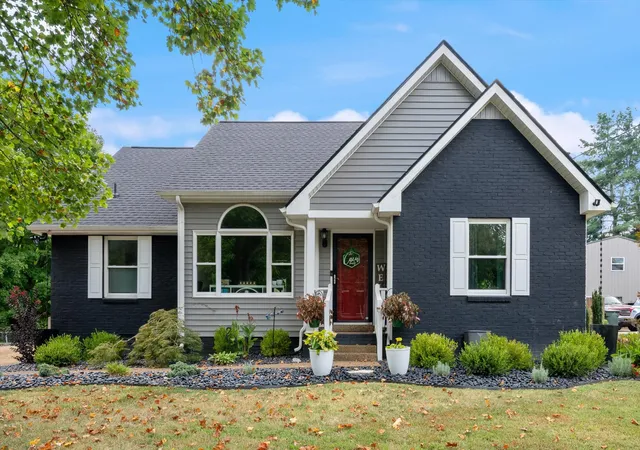 Photo 1 of Single family home for sale at 214 Oakdale Dr, White House, TN 37188 | MLS# 3526451 | Listing updated on 2026-09-17