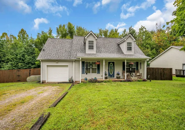 Photo 2 of Single family home for sale at 126 Silver Leaf Cir, Dickson, TN 37055 | MLS# 3525663 | Listing updated on 2026-10-01