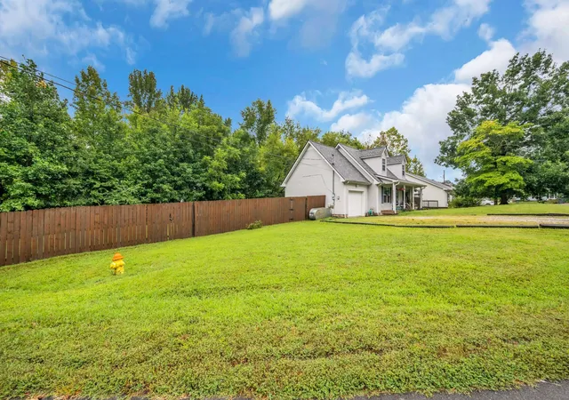 Photo 3 of Single family home for sale at 126 Silver Leaf Cir, Dickson, TN 37055 | MLS# 3525663 | Listing updated on 2026-10-21