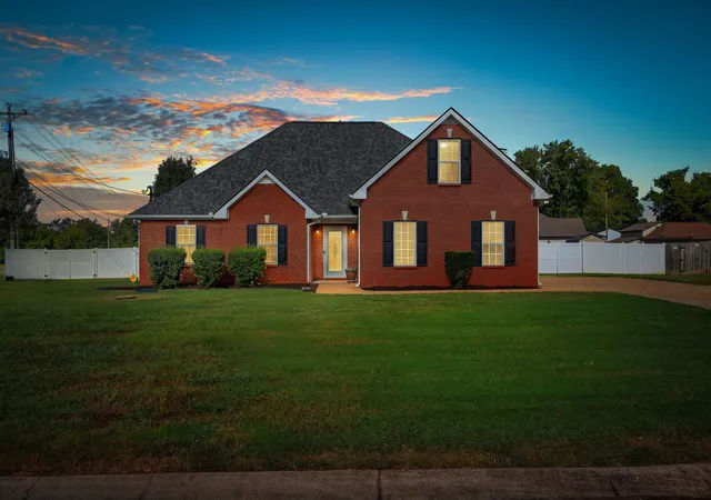 Photo 2 of Single family home for sale at 1005 Stratus Dr, Murfreesboro, TN 37127 | MLS# 3525673 | Listing updated on 2026-09-24