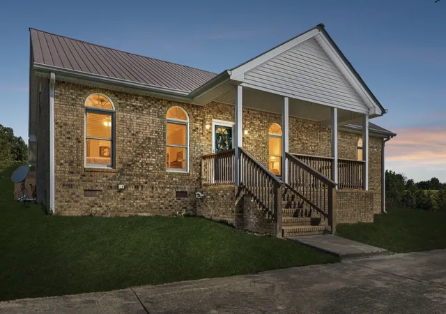 Photo 3 of Single family home for sale at 500 Hurricane Creek Rd, Mc Ewen, TN 37101 | MLS# 3525640 | Listing updated on 2026-09-15