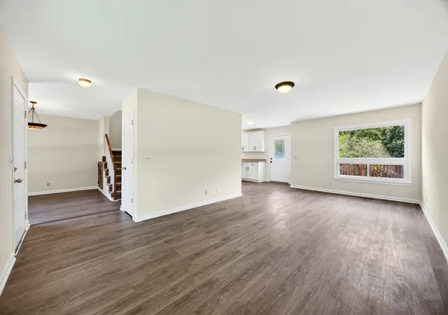Photo 3 of Single family home for sale at 735 Cloud Dr, Clarksville, TN 37043 | MLS# 3526340 | Listing updated on 2026-09-22