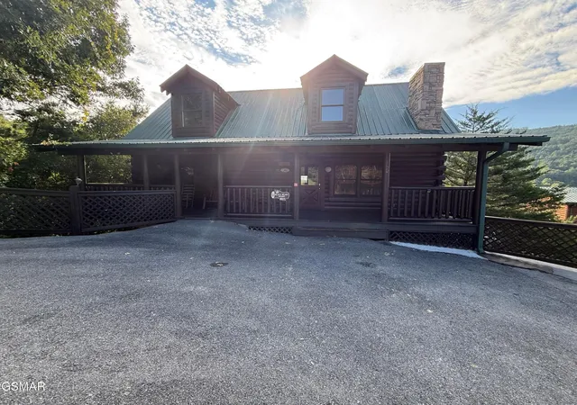 Photo 1 of Single family home for sale at 3160 White Falcon Way, Pigeon Forge, TN 37863 | MLS# 3525694 | Listing updated on 2026-10-09