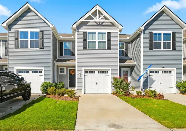 Photo 2 of Townhouse for sale at 411 Deer Meadow Ln, Lebanon, TN 37090 | MLS# 3528358 | Listing updated on 2026-09-13