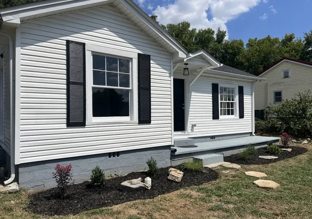 Photo 2 of Single family home for sale at 106 Wheeler St, Shelbyville, TN 37160 | MLS# 3530900 | Listing updated on 2026-09-15