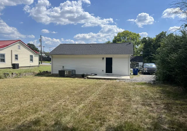 Photo 3 of Single family home for sale at 106 Wheeler St, Shelbyville, TN 37160 | MLS# 3530900 | Listing updated on 2026-09-15