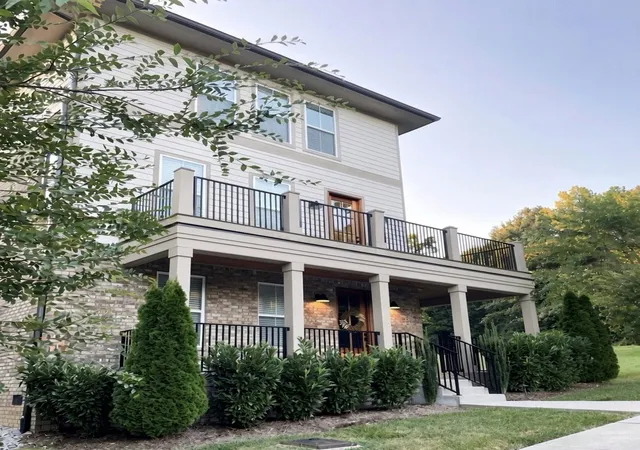 Photo 2 of Single family home for sale at 111 Demoss Rd, Nashville, TN 37209 | MLS# 3526328 | Listing updated on 2026-09-24