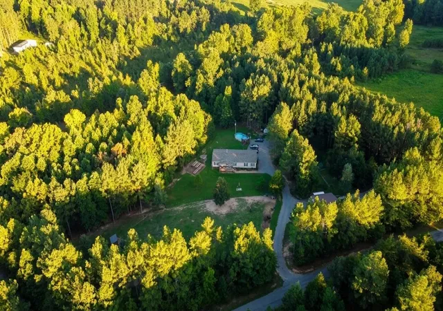 Photo 2 of Single family home for sale at 3701 Redman Rd Lane, Decatur, TN 37322 | MLS# 3525881 | Listing updated on 2026-09-15