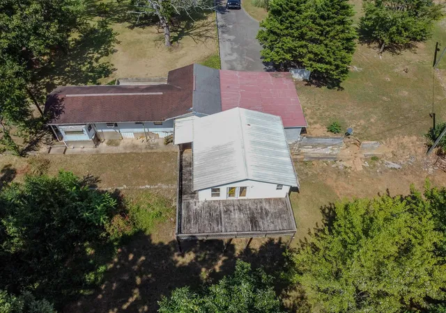 Photo 3 of Manufactured home for sale at 970 Highway 39 E, Englewood, TN 37329 | MLS# 3546426 | Listing updated on 2026-10-01
