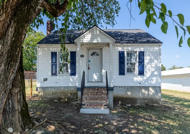 Photo 1 of Single family home for sale at 418 Heil Quaker Ave, Lewisburg, TN 37091 | MLS# 3530689 | Listing updated on 2026-10-07