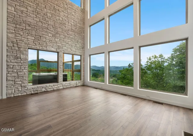 Photo 3 of Single family home for sale at 3225 Emerald Springs Loop, Sevierville, TN 37862 | MLS# 3526053 | Listing updated on 2026-10-01