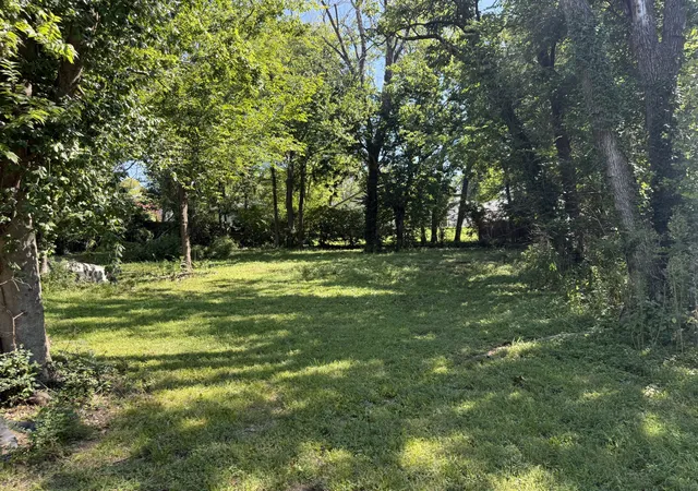 Photo 2 of Sale Pending at 4704 Tanglewood Dr, Nashville, TN 37216 | MLS# 3526770 | Listing updated on 2026-09-10
