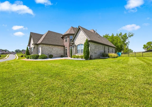 Photo 2 of Single family home for sale at 94 Mulberry Grv, Gallatin, TN 37066 | MLS# 3529054 | Listing updated on 2026-09-11