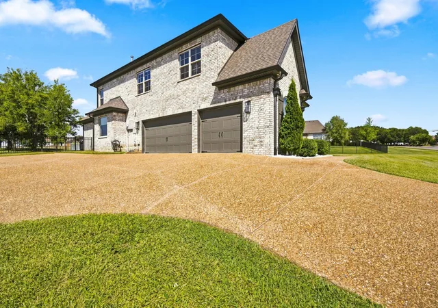 Photo 3 of Single family home for sale at 94 Mulberry Grv, Gallatin, TN 37066 | MLS# 3529054 | Listing updated on 2026-09-11