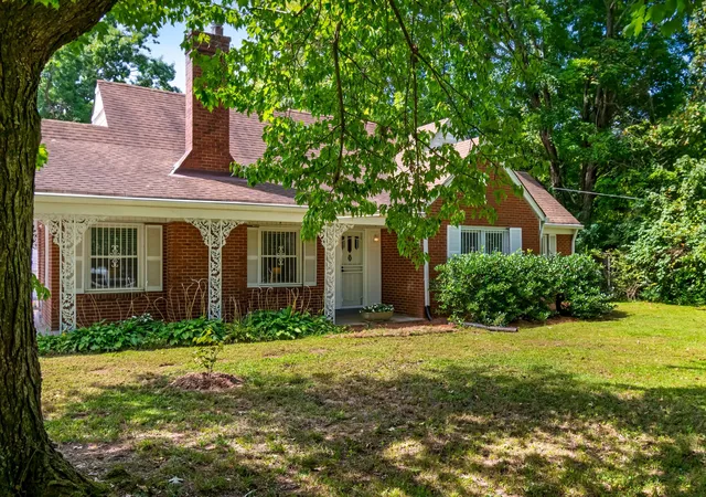 Photo 1 of Single family home for sale at 717 Currey Rd, Nashville, TN 37217 | MLS# 3526632 | Listing updated on 2026-09-21