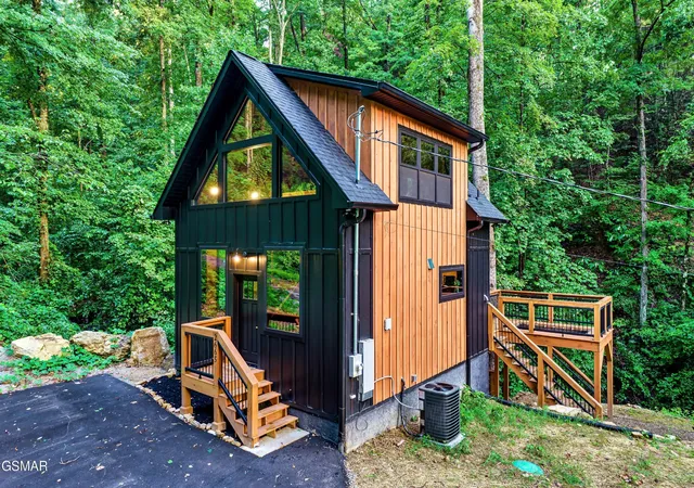Photo 1 of Sale Pending at 2665 Black Walnut Flats Rd, Sevierville, TN 37862 | MLS# 3591832 | Listing updated on 2026-09-14