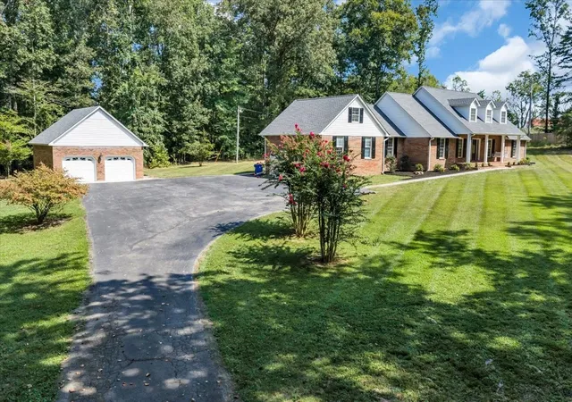 Photo 4 of Single family home for sale at 416 Powers Rd, Manchester, TN 37355 | MLS# 3543052 | Listing updated on 2026-09-14