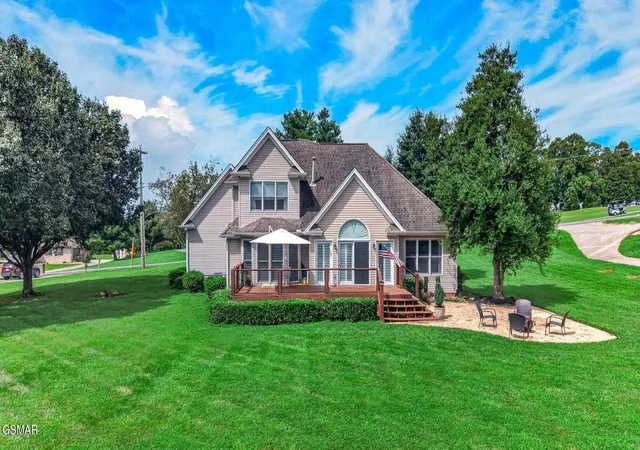 Photo 2 of Single family home for sale at 232 Battlefield Dr, Dandridge, TN 37725 | MLS# 3526617 | Listing updated on 2026-09-19