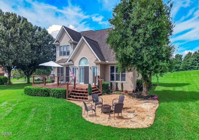 Photo 3 of Single family home for sale at 232 Battlefield Dr, Dandridge, TN 37725 | MLS# 3526617 | Listing updated on 2026-09-19