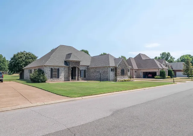 Photo 3 of Single family home for sale at 230 Torrey Pines Cv, Covington, TN 38019 | MLS# 3545263 | Listing updated on 2026-09-10
