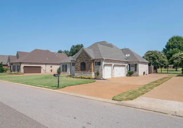 Photo 4 of Single family home for sale at 230 Torrey Pines Cv, Covington, TN 38019 | MLS# 3545263 | Listing updated on 2026-09-10