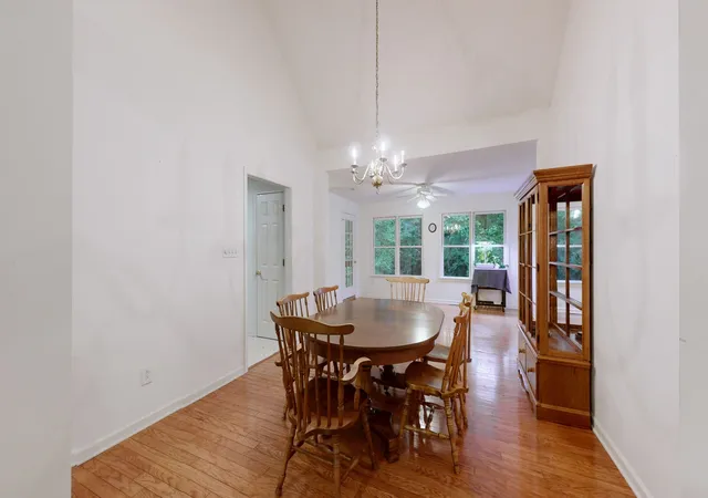 Photo 3 of Single family home for sale at 302A Paris Harbor Dr #A, Paris, TN 38242 | MLS# 3528706 | Listing updated on 2026-09-12