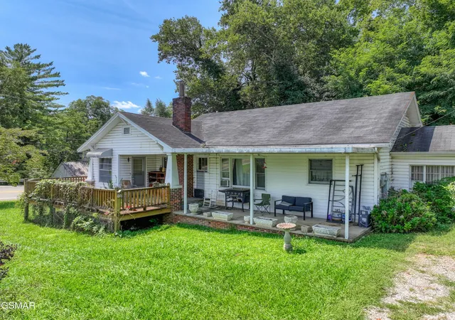 Photo 1 of Single family home for sale at 1103 Academy Circle, Dandridge, TN 37725 | MLS# 3526753 | Listing updated on 2026-09-11