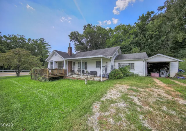 Photo 3 of Single family home for sale at 1103 Academy Circle, Dandridge, TN 37725 | MLS# 3526753 | Listing updated on 2026-09-11