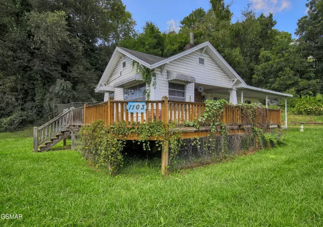Photo 4 of Single family home for sale at 1103 Academy Circle, Dandridge, TN 37725 | MLS# 3526753 | Listing updated on 2026-09-11
