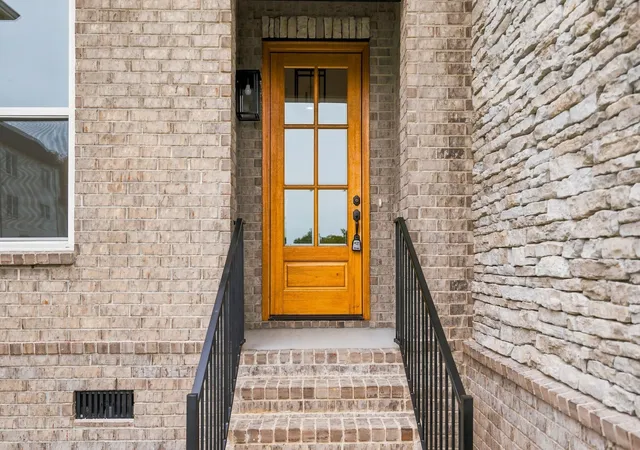 Photo 3 of Single family home for sale at 1004 Tiane Trail, Gallatin, TN 37066 | MLS# 3528973 | Listing updated on 2026-09-15