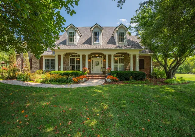 Photo 1 of Single family home for sale at 1924 Evergreen Rd, Thompsons Station, TN 37179 | MLS# 3527337 | Listing updated on 2026-10-20