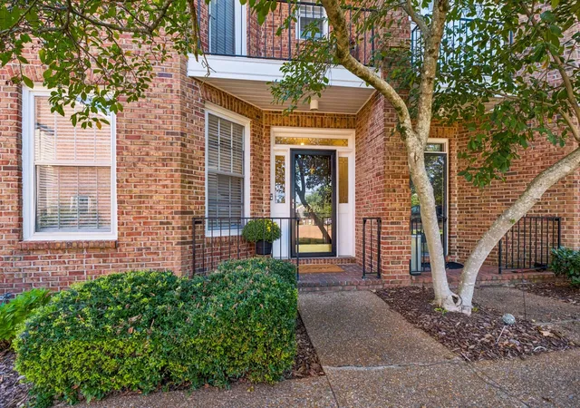 Photo 1 of Townhouse for sale at 4220 Lone Oak Rd, Nashville, TN 37215 | MLS# 3542295 | Listing updated on 2026-09-15