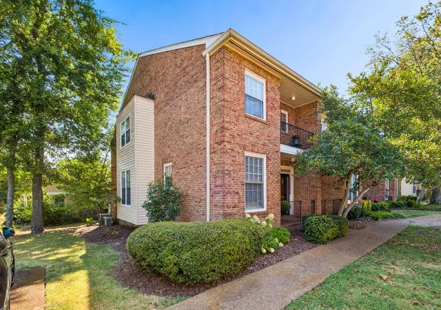 Photo 2 of Townhouse for sale at 4220 Lone Oak Rd, Nashville, TN 37215 | MLS# 3542295 | Listing updated on 2026-09-15