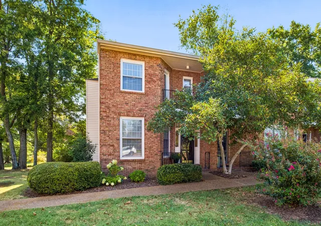 Photo 3 of Townhouse for sale at 4220 Lone Oak Rd, Nashville, TN 37215 | MLS# 3542295 | Listing updated on 2026-09-15